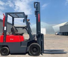 Вилочний навантажувач Nissan з щоглою 4 метри. Модель: J01M14.