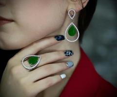 Жіночий срібний комплект прикрас з синтетичним хризопразом і кубічним цирконієм покритий родієм