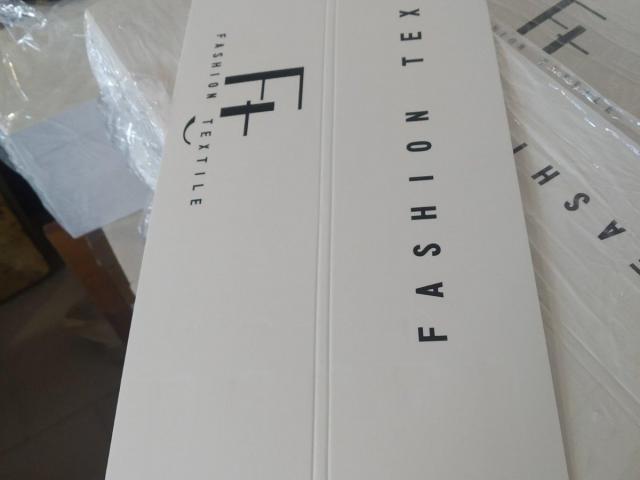 Хангери для зразків матеріалів