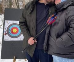 Подарунок жінці в Києві — стрільба з лука як яскраве враження
