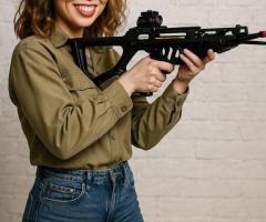 Подарунок жінці в Києві — стрільба з лука як яскраве враження